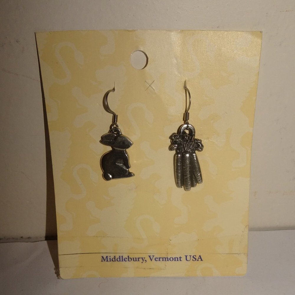 NOS Danforth Pewter Bunny Carrot Dangle Earrings